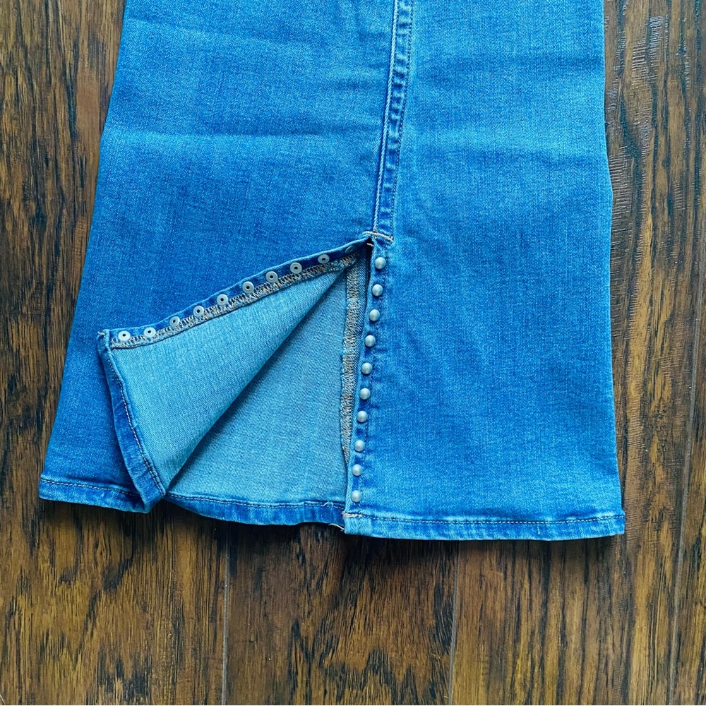 American Eagle Studded Flare Jeans - Picture 4 of 6